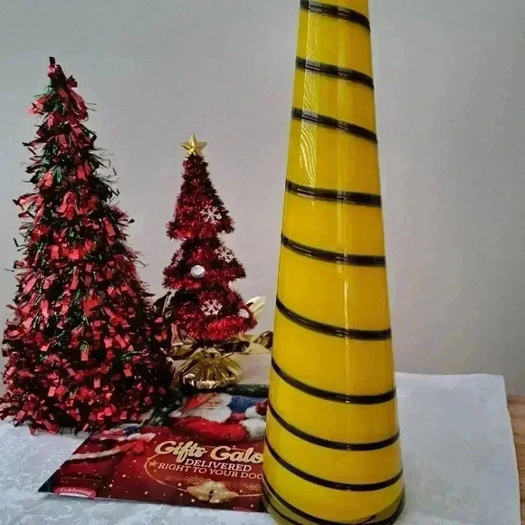 VASE  APUBLIE VINTAGE TALL COLLECTIBLE - Picture 2 of 7